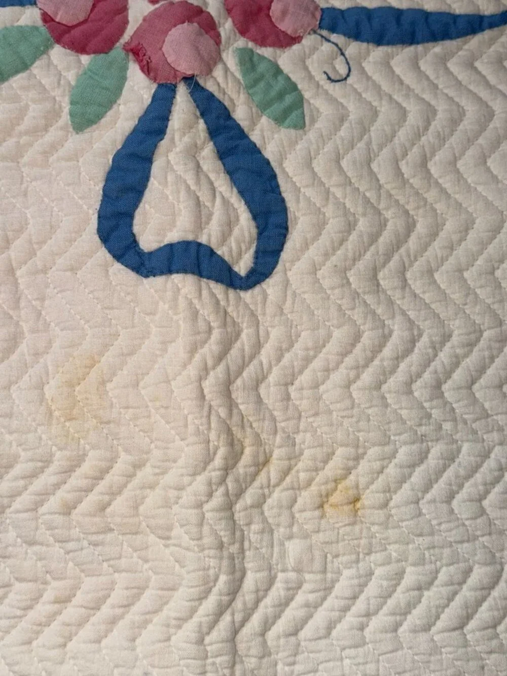 Vintage Nursery Quilt Applique Bow Rose Cottagecore Baby Girl Blanket Scalloped